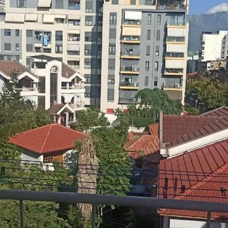 Royal 2 Opposite Nalu Bar Hostel Tirana