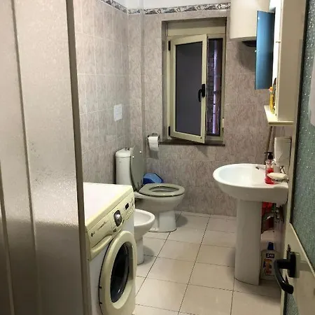 Royal 2 Opposite Nalu Bar Hostel *