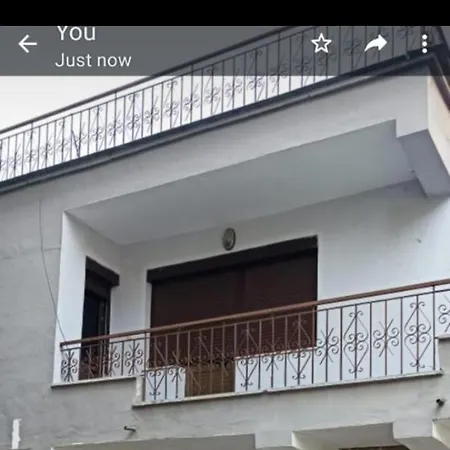 Royal 2 Opposite Nalu Bar Hostel *