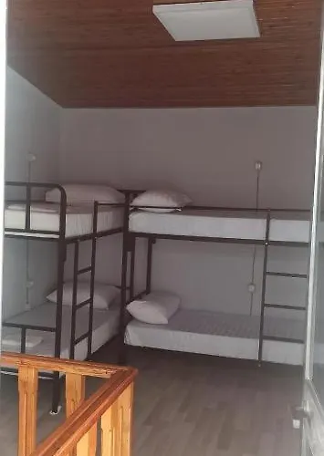 Royal 2 Opposite Nalu Bar بيت شباب *