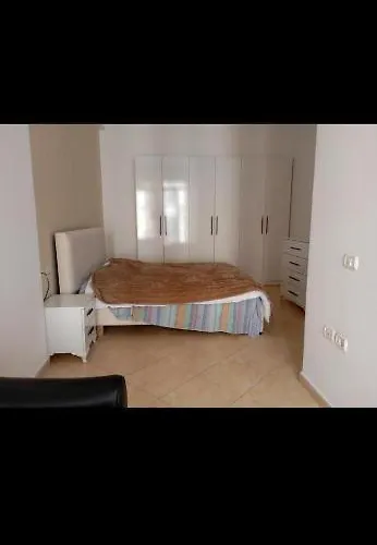 بيت شباب Royal 2 Opposite Nalu Bar *