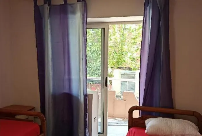 Royal 2 Opposite Nalu Bar بيت شباب *