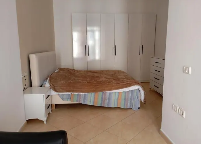 Royal 2 Opposite Nalu Bar Hostel