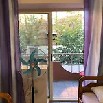 Hostel Royal 2 Opposite Nalu Bar