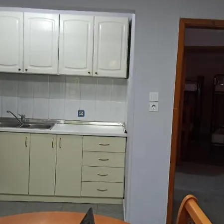 Hostel Royal 2 Opposite Nalu Bar *