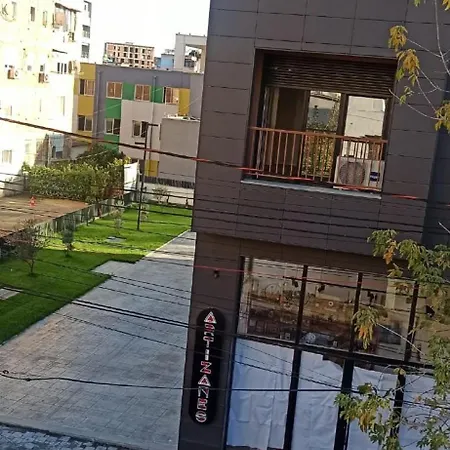 Royal 2 Hostel Tirana