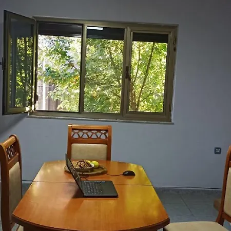 Hostal Royal 2 Opposite Nalu Bar *