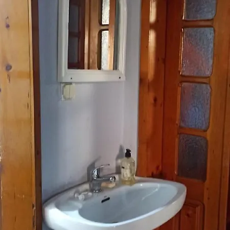 Royal 2 Hostel * Tirana