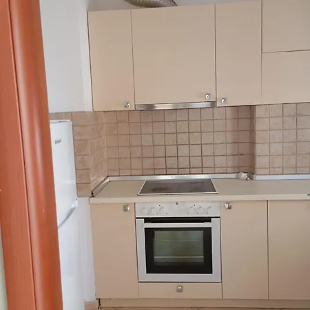 Royal 2 Opposite Nalu Bar Hostal