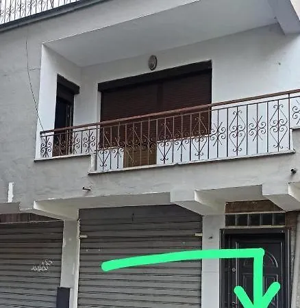 Royal 2 Opposite Nalu Bar Hostal Tirana