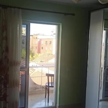 Хостел Royal 2 Opposite Nalu Bar Тирана