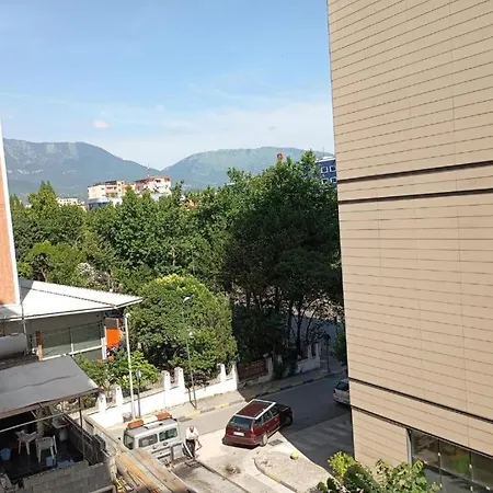 旅馆 Royal 2 Opposite Nalu Bar 地拉那