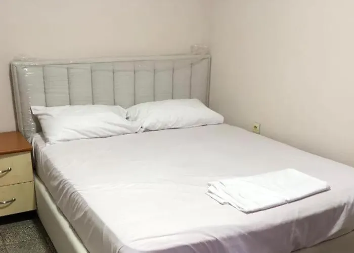 Hostel Royal 2 Opposite Nalu Bar Tirana