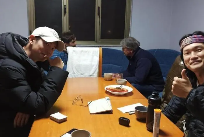 Royal 2 Opposite Nalu Bar Hostel *