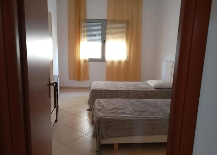 Hostel Royal 2 Opposite Nalu Bar Tirana