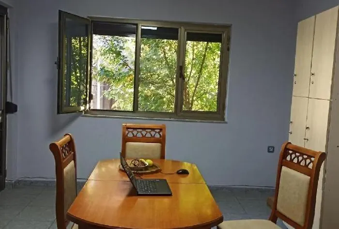 Royal 2 Opposite Nalu Bar Tirana