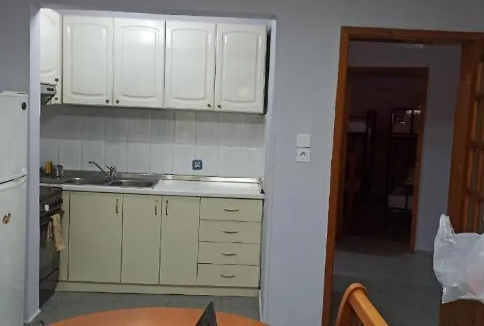 Royal 2 Opposite Nalu Bar Hostel *