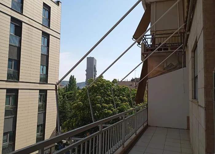 Royal 2 Opposite Nalu Bar 旅馆 地拉那